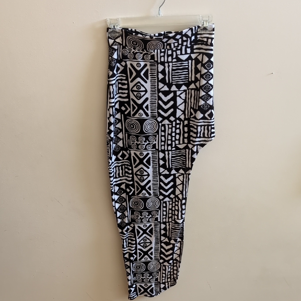 Black and White Geometric Maxi Skirt